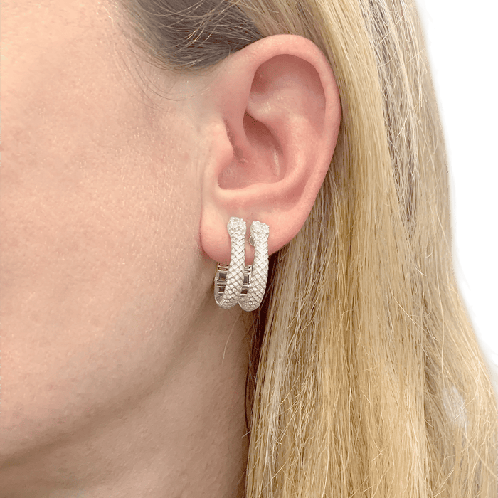 Boucles d'oreilles Boucles d'oreilles Repossi "Ophydienne", or blanc, diamants. 58 Facettes 34265