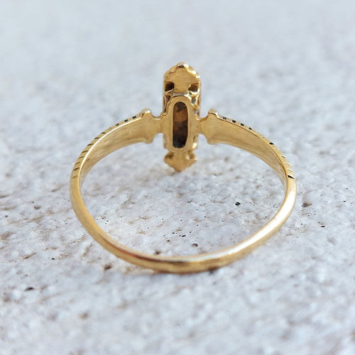 Bague 57 Bague trilogie Napoléon III, or et perles 58 Facettes 108