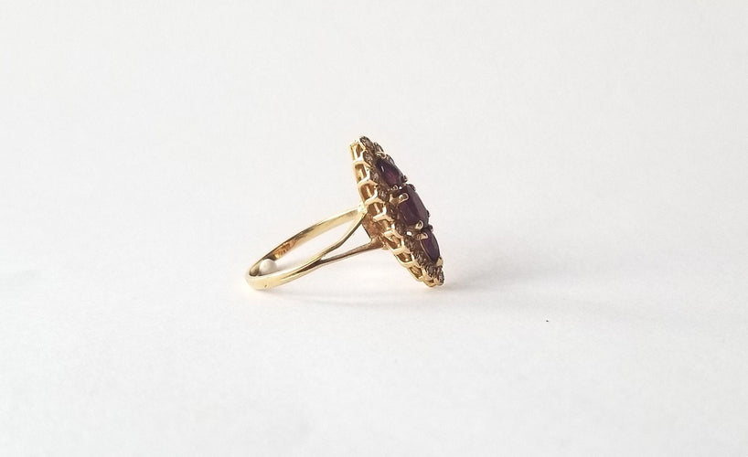 Bague marquise or jaune 18k - Rubis et diamants 58 Facettes