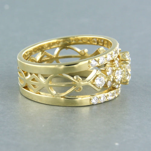 Bague en or jaune sertie de diamants taille brillant