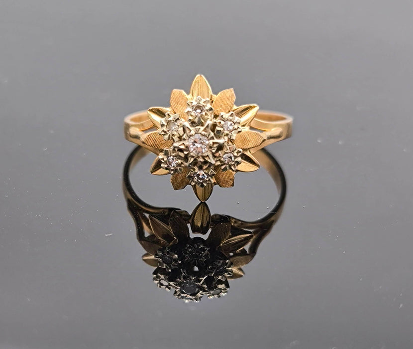 Bague fleur années 50 2 ors et diamant