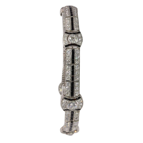 Une déclaration éblouissante d'Art Déco : Bracelet en platine avec diamants et onyx
