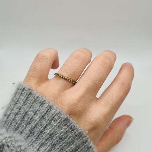 Bague 54 Demi-alliance or jaune 18 carats sertie de saphirs oranges 58 Facettes