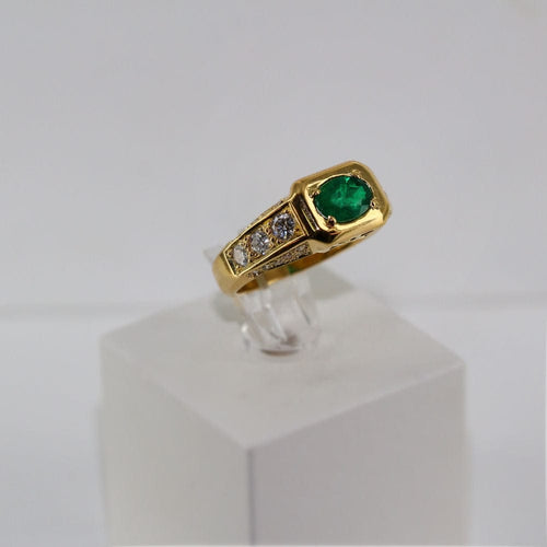 Bague Bague Or jaune Emeraude et Diamants 58 Facettes