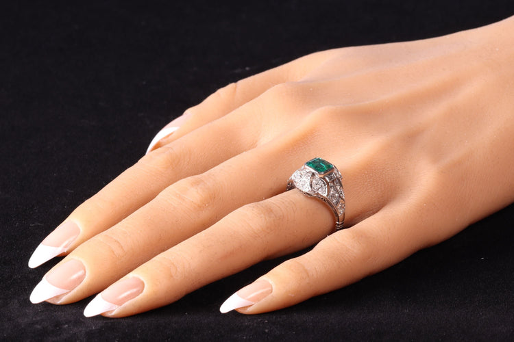 Bague 59 Verdant Vintage : Bague en émeraude colombienne et diamant taille ancienne de 1920 58 Facettes 16144-0061