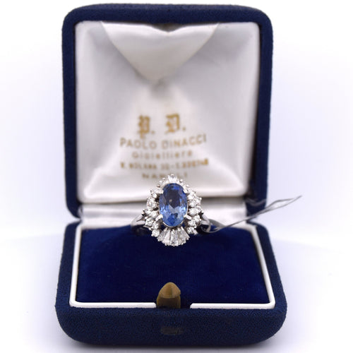 Anello in platino con zaffiro e diamanti