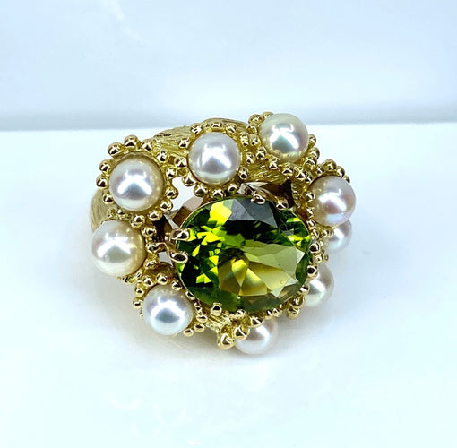 Bague 52 Bague coktail en or jaune 18 carats, péridot 3,98 ct et 9 perles 58 Facettes AB571