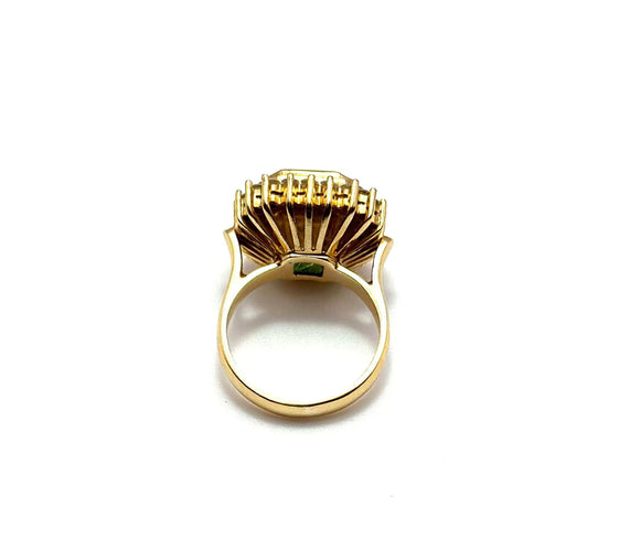 Bague Bague en or jaune ornée d'une grande émeraude naturelle et de diamants 58 Facettes 50418