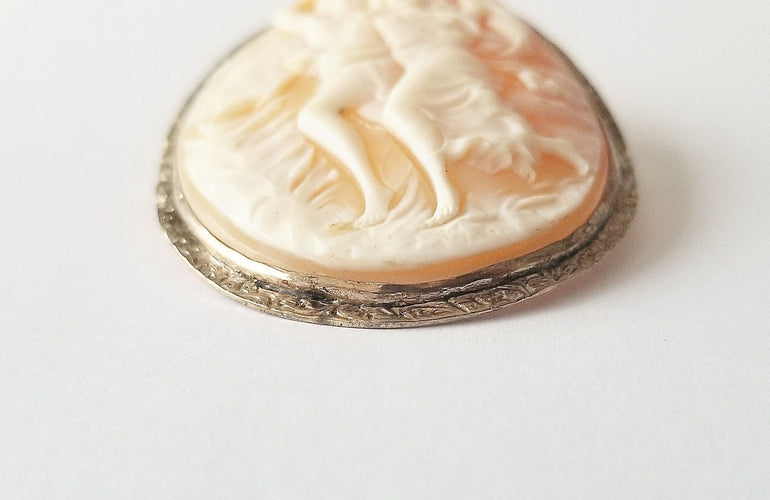 Pendentif Broche / pendentif ancienne camée or jaune et blanc 58 Facettes