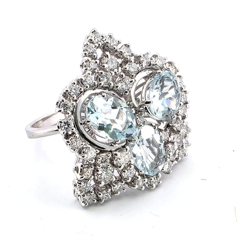 Bague 57 Bague vintage en or blanc avec aigue-marine et diamants 58 Facettes