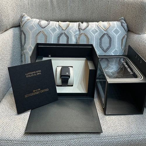 Montre Montre Girard Perregaux Casquette 2.0 céramique et titane. Quartz. Full set de 2022. 58 Facettes