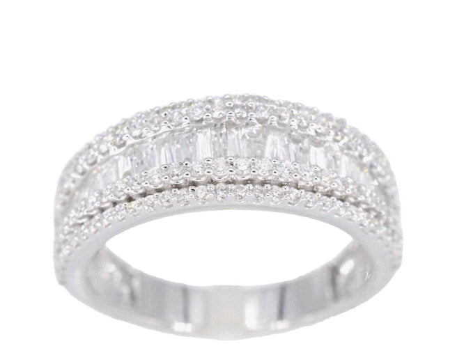 Bague 54 Bague en or blanc avec cinq rangées de diamants 58 Facettes 2084