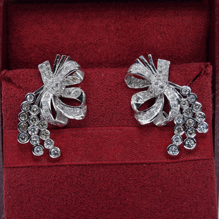 Boucles d'oreilles Boucles d'oreilles noeud diamants en or blanc 58 Facettes