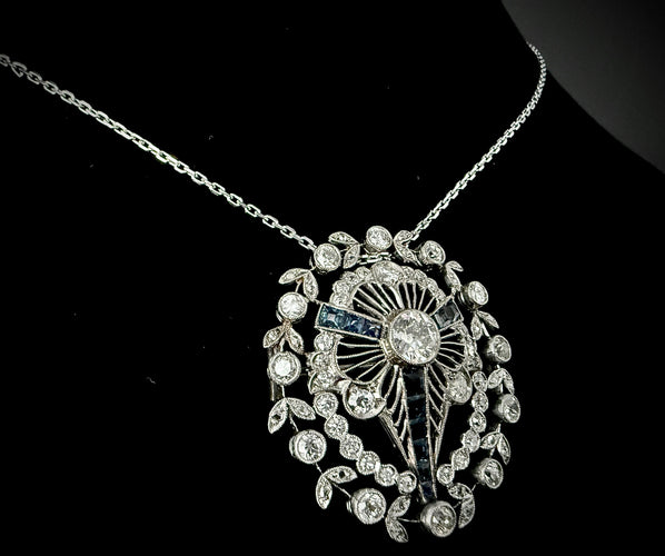 Broche/Pendentif Art Déco en platine serti de 2,80 carats de diamants et saphirs