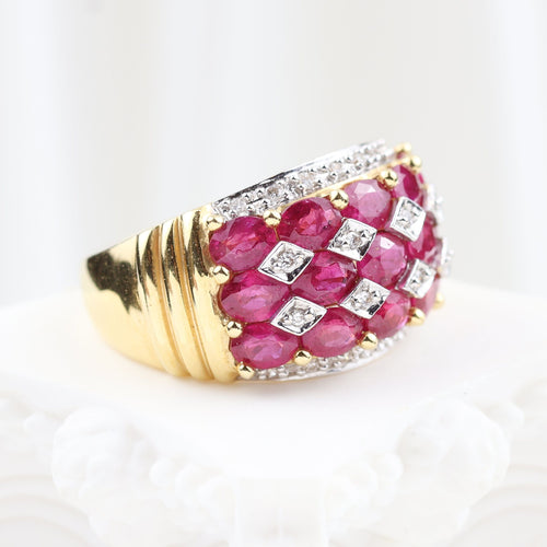 Bague Bague en or jaune 18 carats sertie de rubis ovales et de diamants 58 Facettes 132984