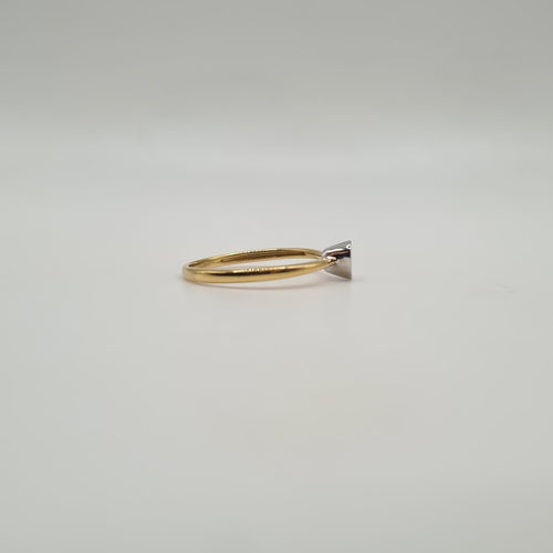 Bague 54 Solitaire or jaune & blanc 18 carats serti d’un diamant 58 Facettes