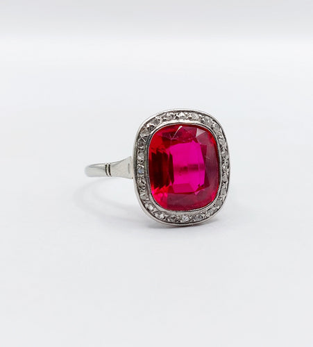 Bague Art Déco or blanc, rubis synthétique et diamants taille rose (circa 1930)