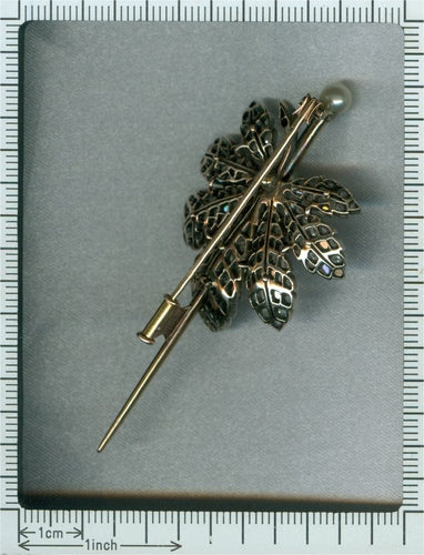 Broche Élégance automnale : broche victorienne en forme de feuille de châtaignier et diamant 58 Facettes 13361-0011