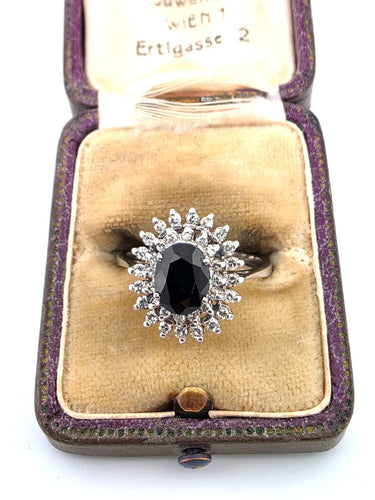 Bague vintage en or blanc 18 carats avec centre et bordure sertie de saphirs et de diamants