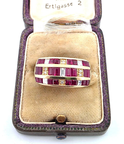 Bague en or jaune massif 18 carats avec rubis et diamants