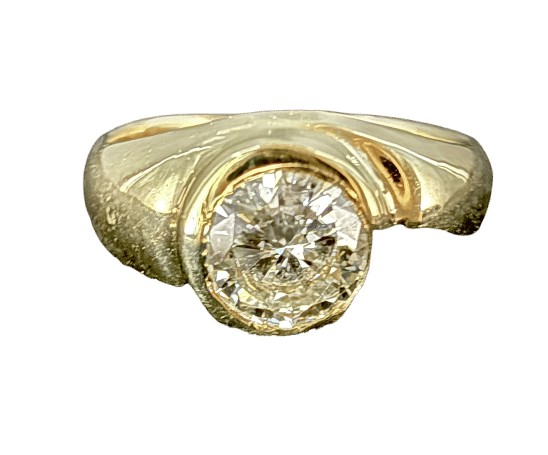 Bague 53.5 Bague Jonc en or jaune sertie d'un diamant de 0,85 carat (VS-E/F) 58 Facettes