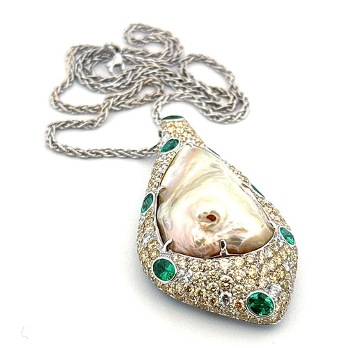 Collier Collier or , diamants , mabe de Tahiti et émeraudes 58 Facettes