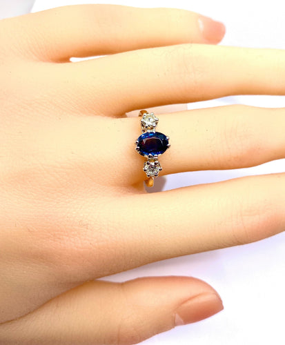 Bague 55 Bague en or jaune 18 carats : saphir épaulé de 2 diamants 58 Facettes AB549