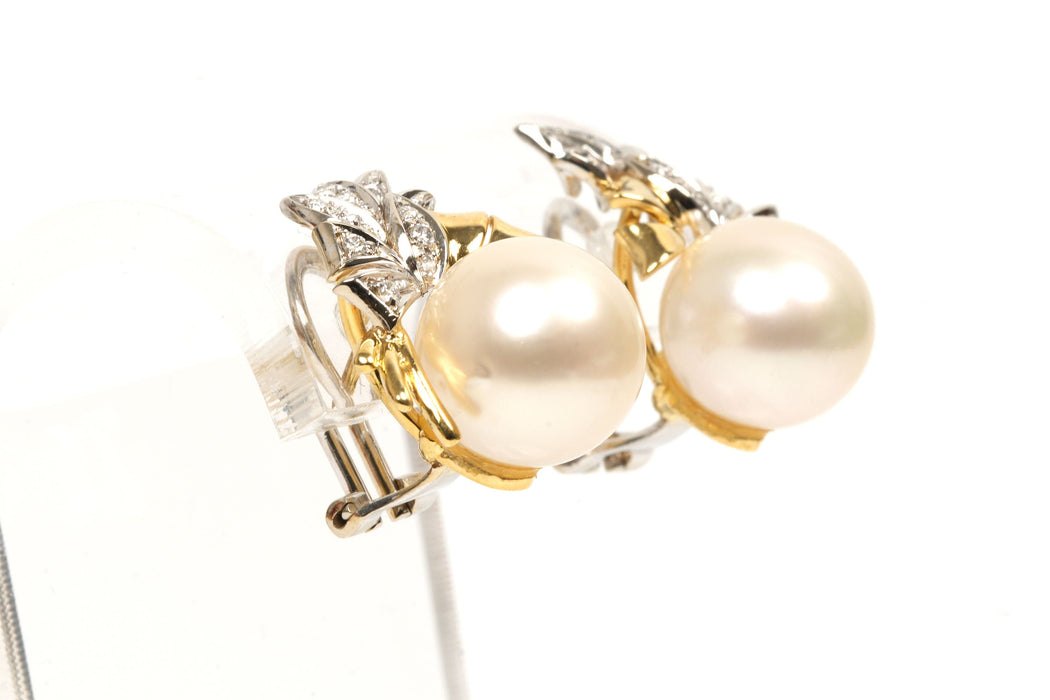 Boucles d'oreilles années 70 or jaune et blanc, perles et diamants