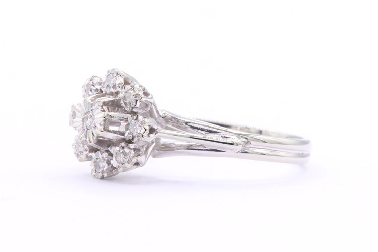 Bague 54 Bague Années 70 en or blanc sertie de diamants 58 Facettes B403