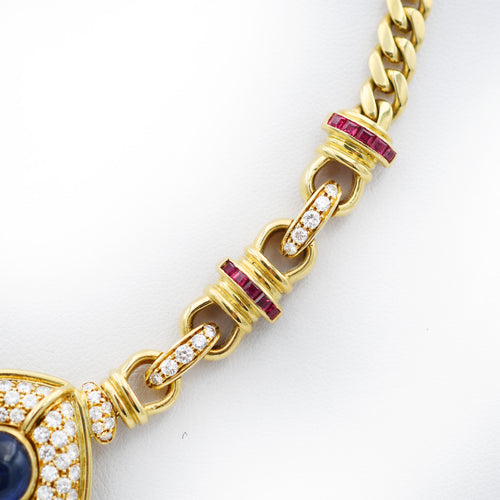 Collier en or jaune orné de saphirs du Sri Lanka, de diamants et de rubis