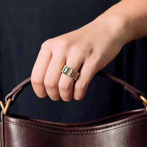 Bague 55 Bague en or jaune, émeraude et diamants 58 Facettes B240805