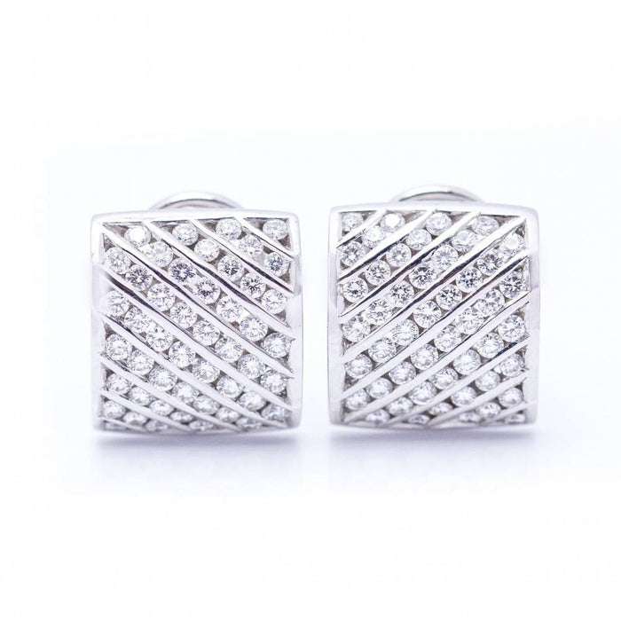 Boucles d'oreilles Boucles d'oreilles en or blanc avec diamants 58 Facettes N102944EJ