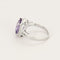 Bague en Or blanc,  Améthyste et petits diamants