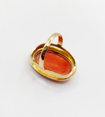 Bague 52 Bague cocktail style antique or jaune, camée sur corail jeune fille (circa 1960) 58 Facettes A06378