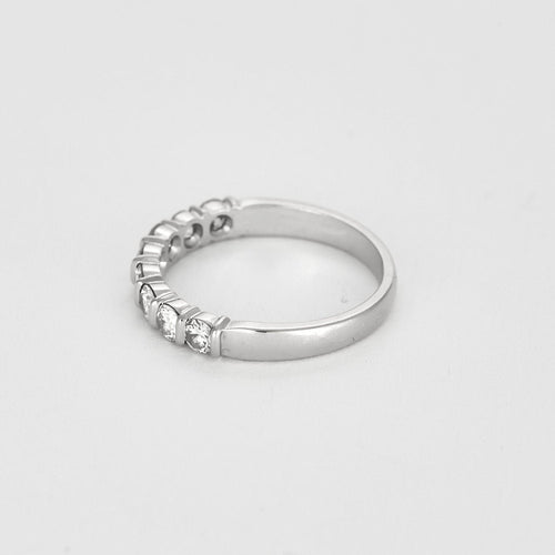 Bague 58,5 Alliance semi pavé en or blanc et diamants 58 Facettes B250483
