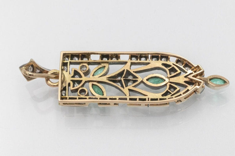 Pendentif Pendentif en or jaune avec émeraudes et diamants, début du XXe siècle 58 Facettes 11285