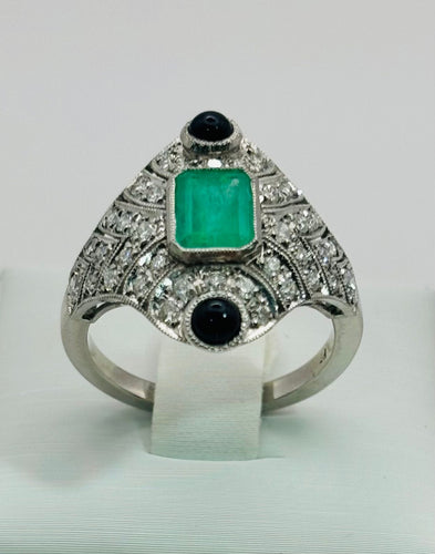 Bague 54 Bague de style Art Déco en platine, avec émeraude centrale, diamants et onyx 58 Facettes 50244