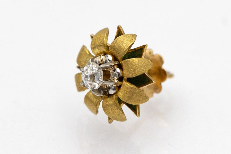 Boucles d'oreilles Boucles d'oreilles en or avec diamants, vers 1940. 58 Facettes 9231