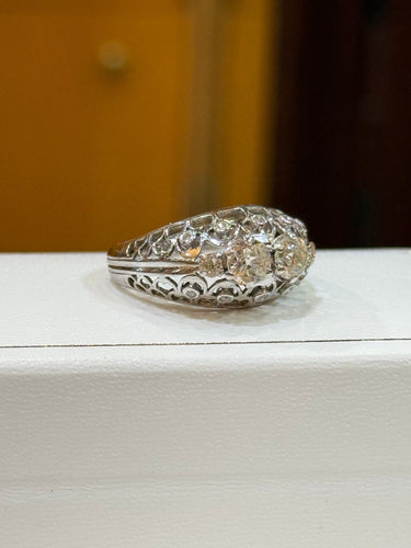 Bague ancienne ajourée en or blanc et diamants