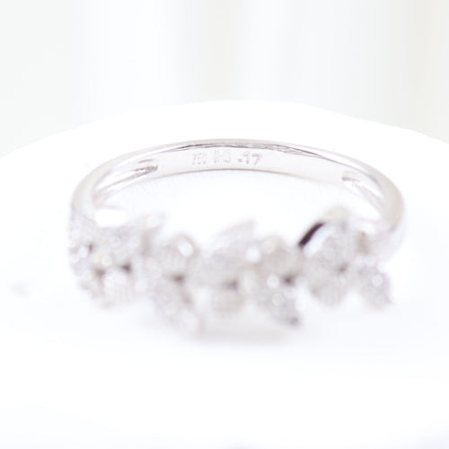 Bague 59 Bague végétale sertie de diamants taille brillant en or blanc 18 carats 58 Facettes VV1-B