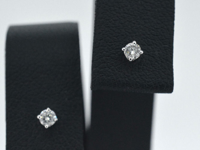 Boucles d'oreilles Boucles d'oreilles en or blanc serties de diamants 58 Facettes 2266