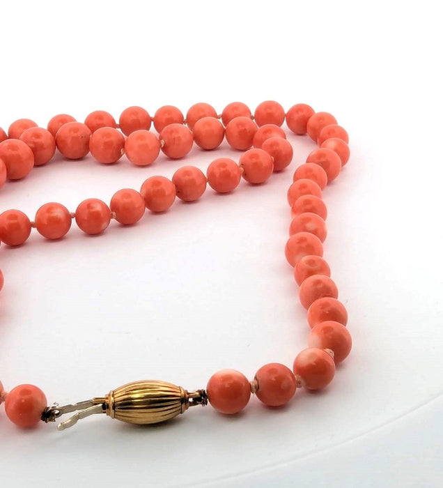 Collier Collier en or jaune et corail rose Sciacca 58 Facettes