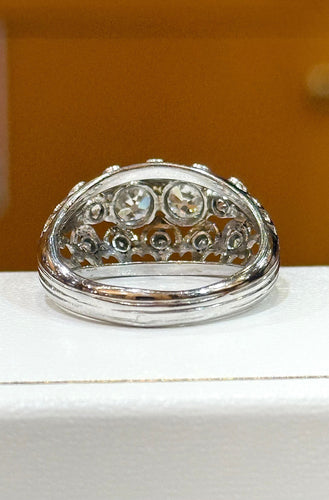 Bague ancienne ajourée en or blanc et diamants
