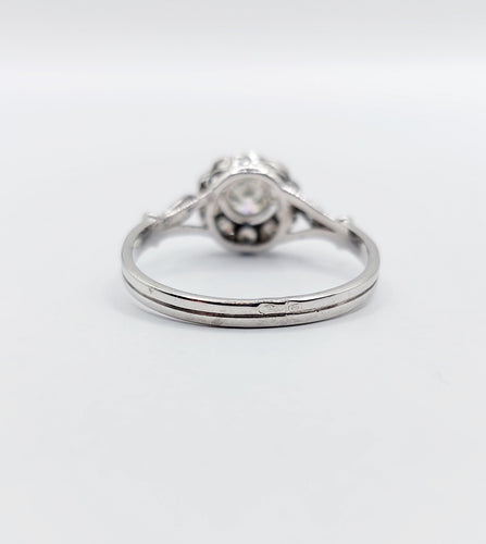 Bague 55.5 Bague marguerite art deco or blanc 18k et platine ornée de 0,54 carats de diamant 58 Facettes A04599