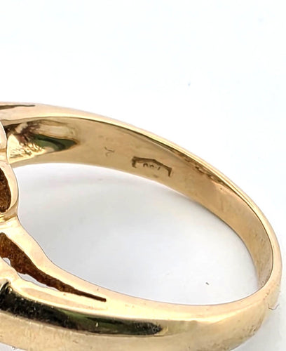 Bague 55 Bague en or jaune des années 1950 avec saphir et diamants 58 Facettes