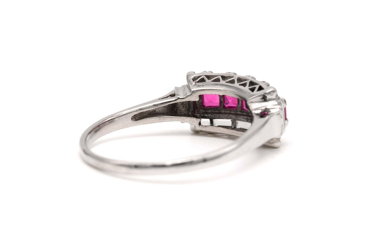 Bague 57 Bague Art Déco or blanc sertie de rubis de synthèse et de zirconiums 58 Facettes 22917