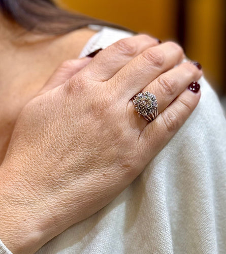 Bague 54 Bague ancienne en or blanc 18 carats et diamants 58 Facettes