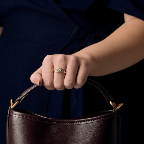 Bague 57 Bague en or jaune, diamants et rubis 58 Facettes B250486