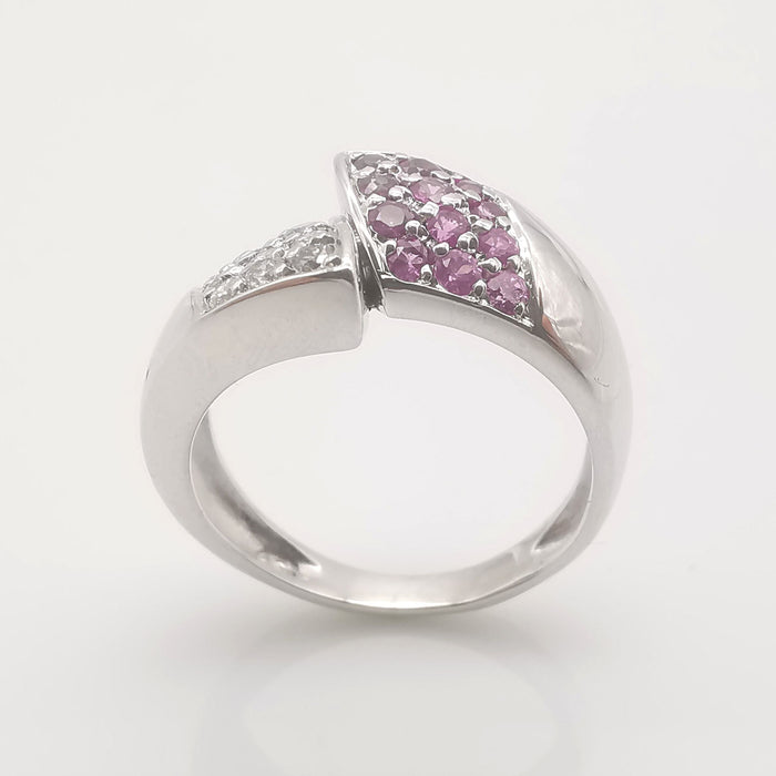 Bague 54 Bague en or diamants & saphirs 58 Facettes