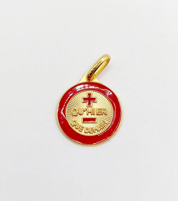 Pendentif AUGIS - Pendentif médaille d'amour or jaune  "+ qu'hier - que demain"- La Charmante Carmin 58 Facettes J10799X000